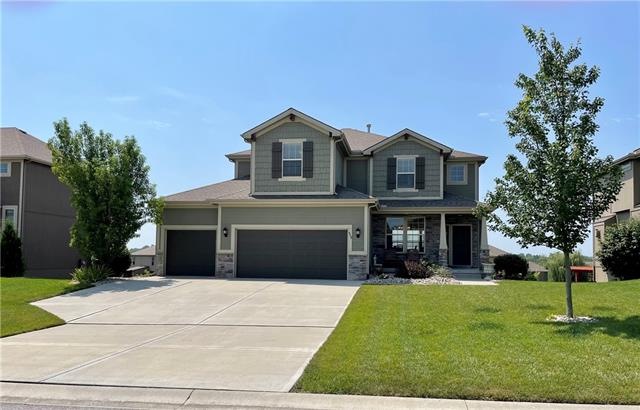 959 Ridge Dr, Lansing, KS 66043 - photo 1