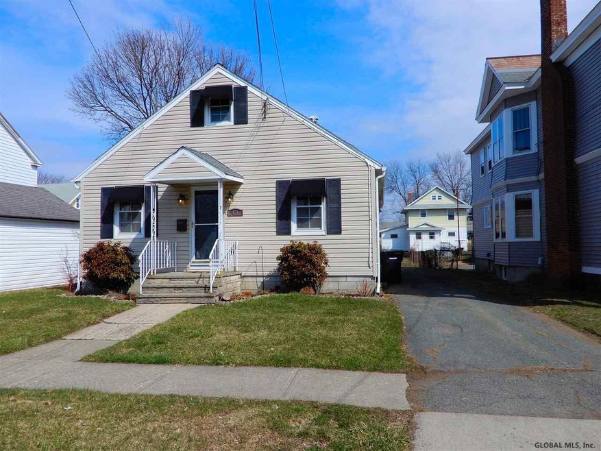 431 Taylor Ct, Troy, NY 12180 - photo 1