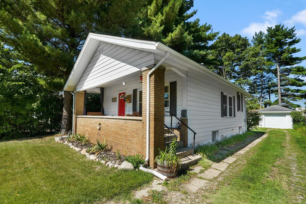 1517 Clarendon Ave, Niles, MI 49120 - photo 1