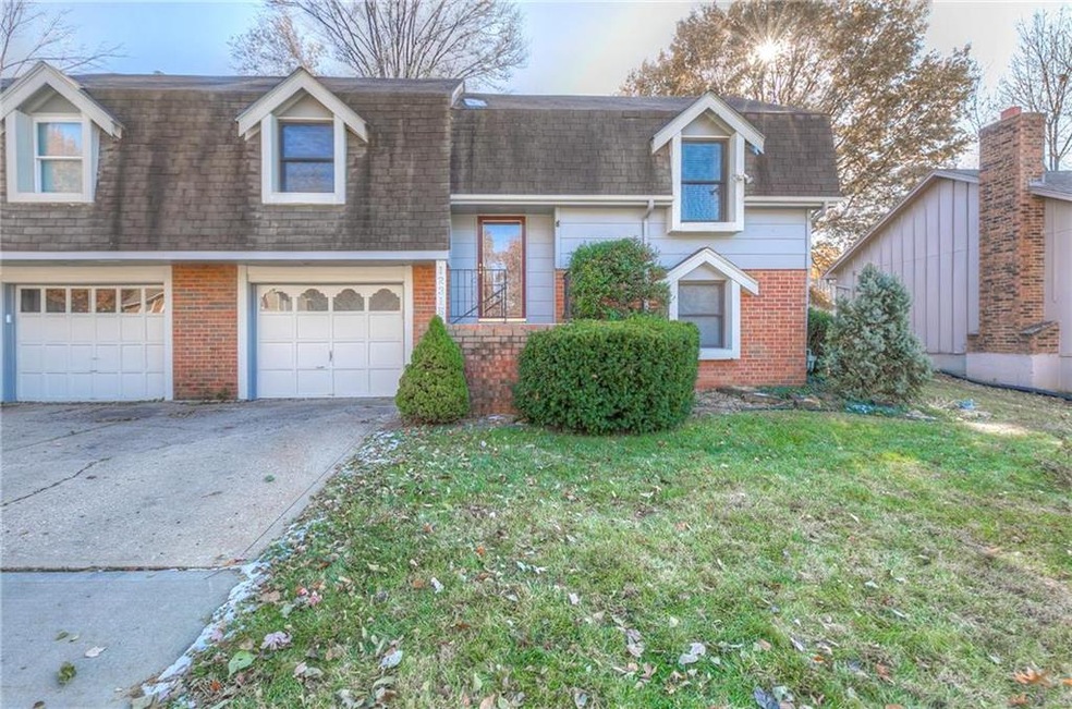 12315 W 71st St, Shawnee, KS 66216 - photo 1