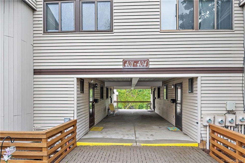 403 Country Club Ln unit 403, Pomona, NY 10970 - photo 1