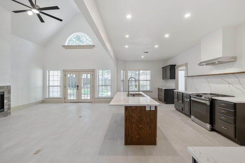 1616 Briar Dr, Bedford, TX 76022 - photo 1