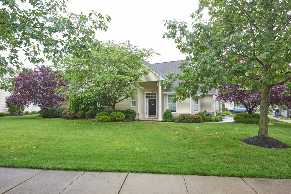 51 Londonberry Dr, Holmdel, NJ 07733 - photo 1