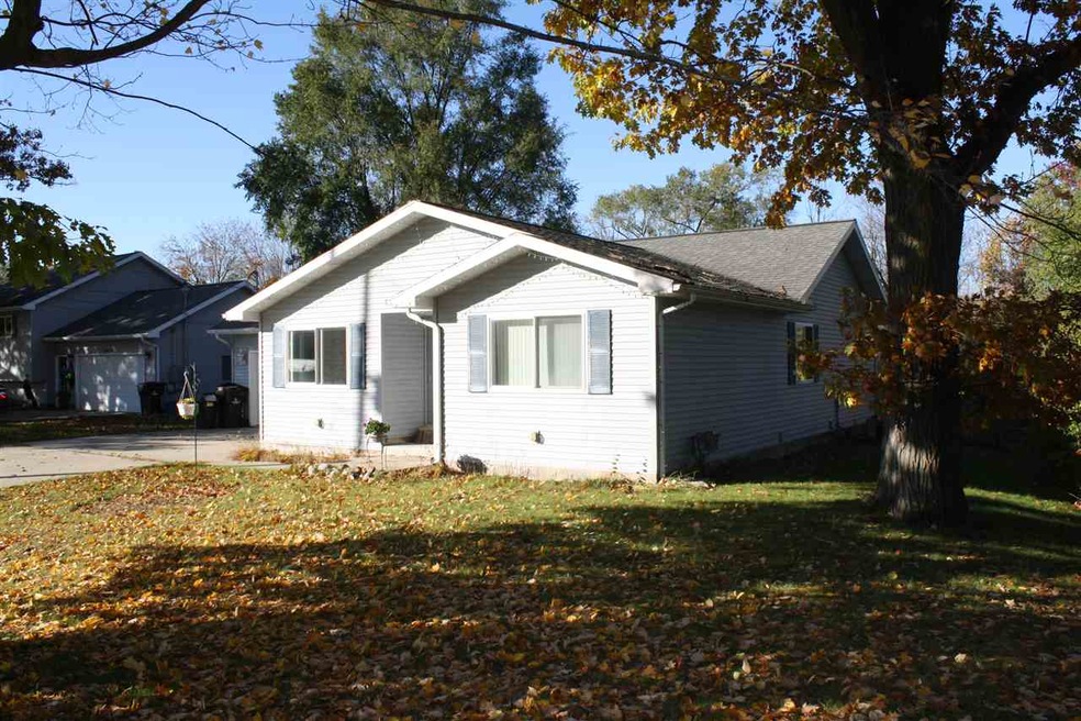 4410 Isabella St, Midland, MI 48640 - photo 1