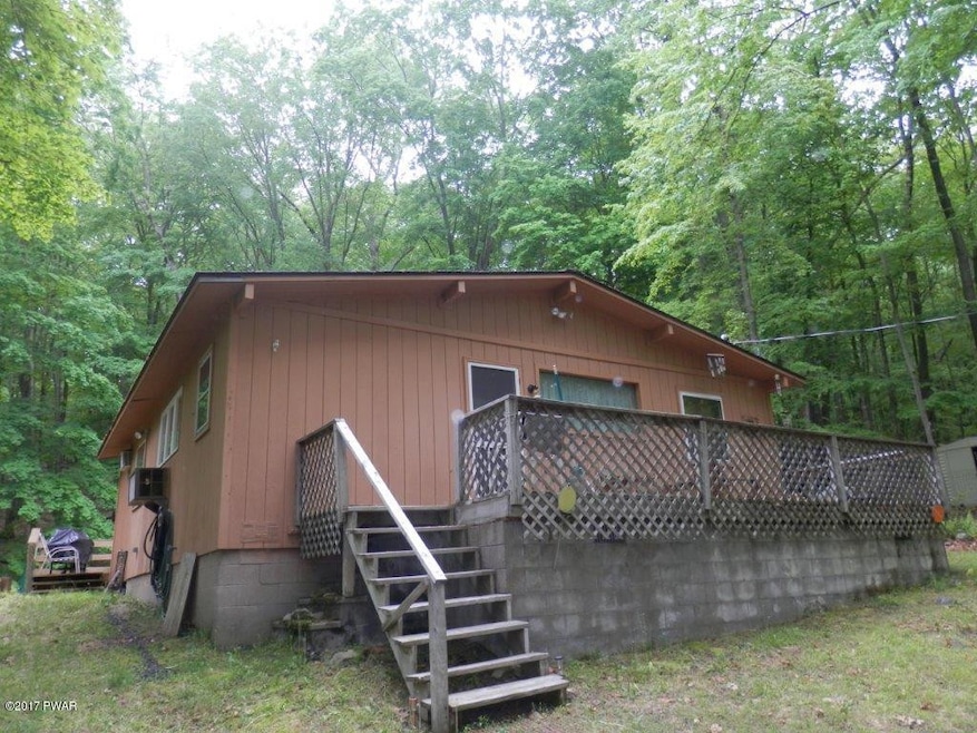 142 Swallow Ct, Bushkill, PA 18324 - photo 1