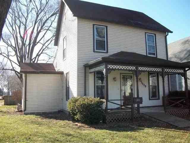 1129 Pulaski St, Lincoln, IL 62656 - photo 1