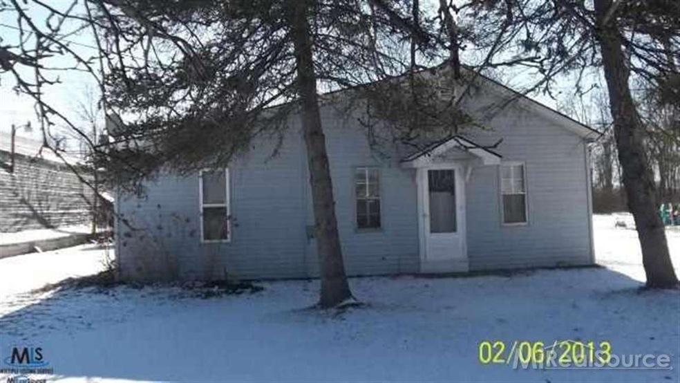 5215 Griswold Rd, Kimball, MI 48074 - photo 1