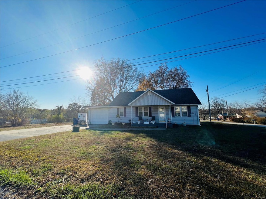 306 N Locust St, Dixon, MO 65459 - photo 1