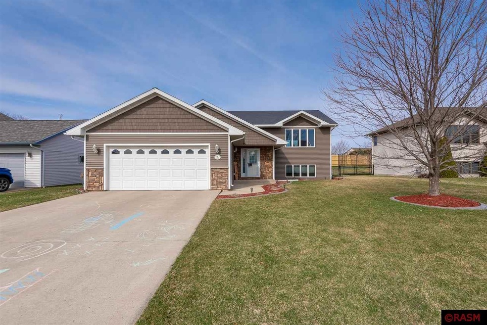 300 Maverick Dr, Mankato, MN 56001 - photo 1