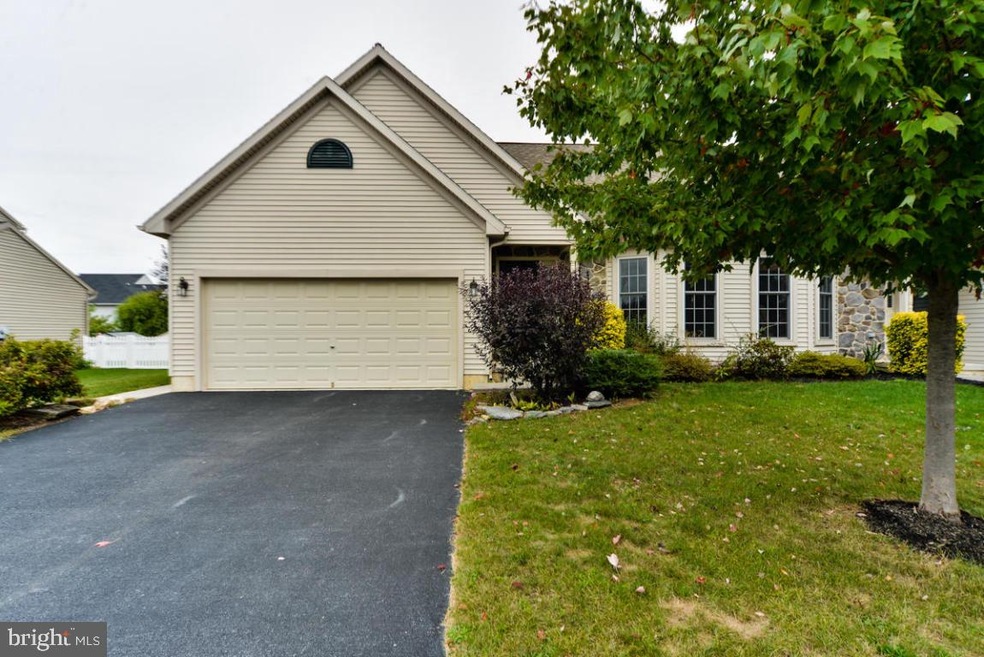 3458 Green Leaf Dr, Mount Joy, PA 17552 - photo 1