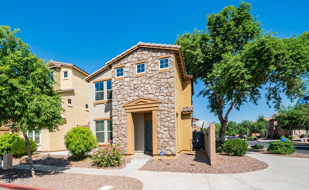 7722 W Palm Ln-3