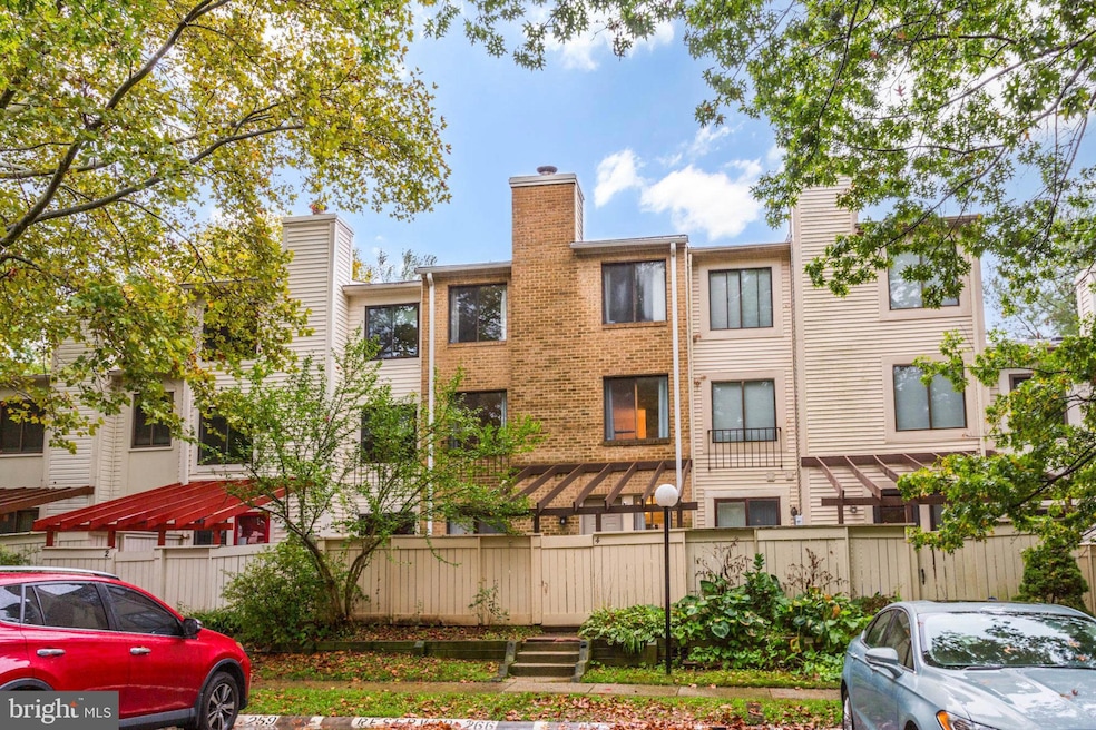 4 Lea Pond Ct, Montgomery Village, MD 20886 - photo 1