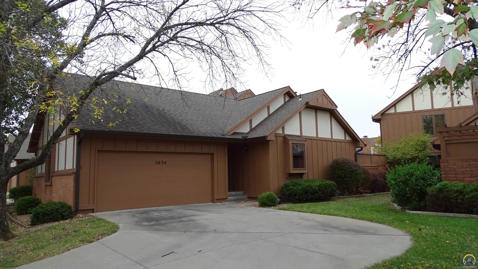 5634 SW Hawick Ln, Topeka, KS 66614 - photo 1