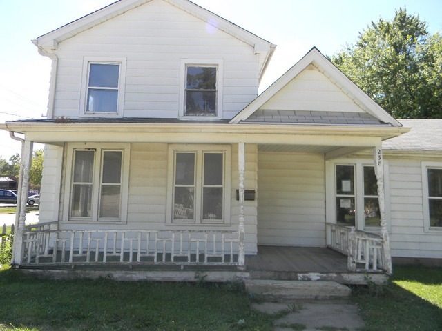 238 E Wilson St, Batavia, IL 60510 - photo 1