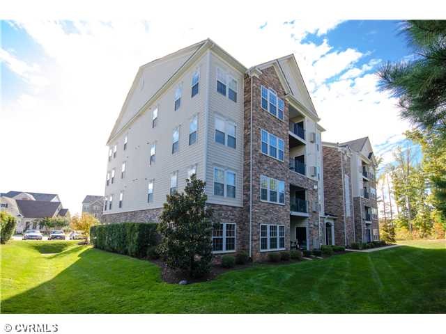 Exterior Back - Welcome to 1000 Westwood Village W
