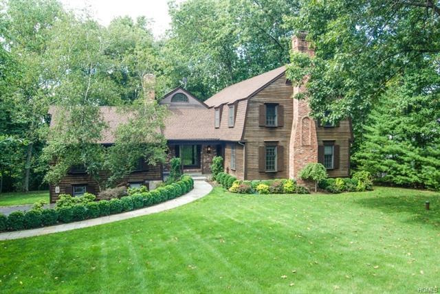 110 Davenport Farm Ln W, Stamford, CT 06903 - photo 1