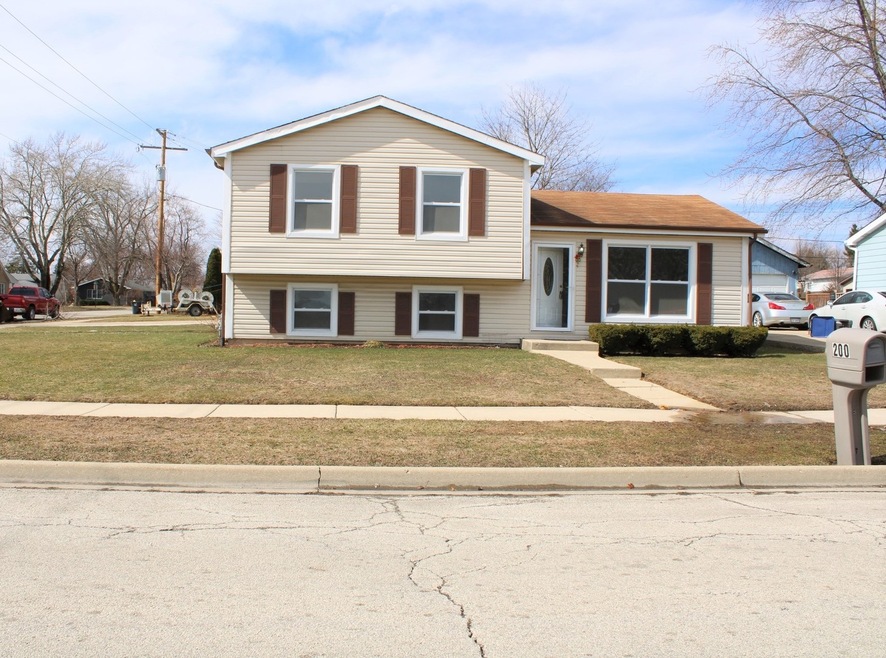 200 N Metropolitan Ave, Waukegan, IL 60085 - photo 1