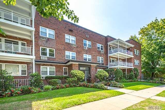 20 Hill Park Ave unit 1F, Great Neck, NY 11021 - photo 1