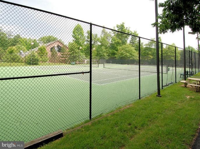 9592 Larkview Ct, Fairfax Station, VA 22039 - photo 1