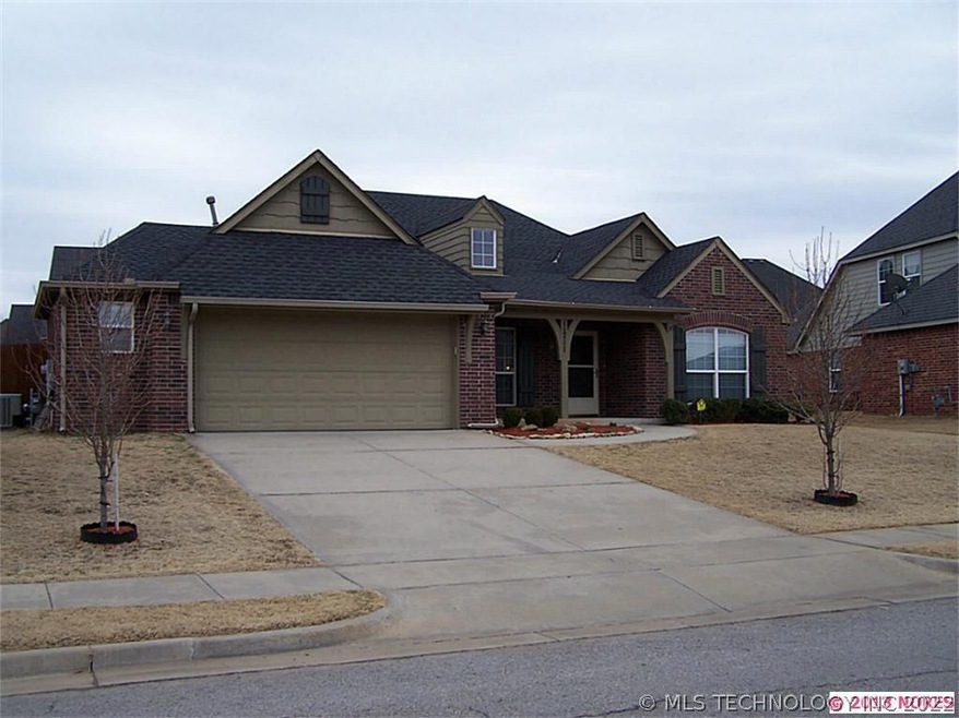 Terrific home with some new exterior paint, 2.5 ca