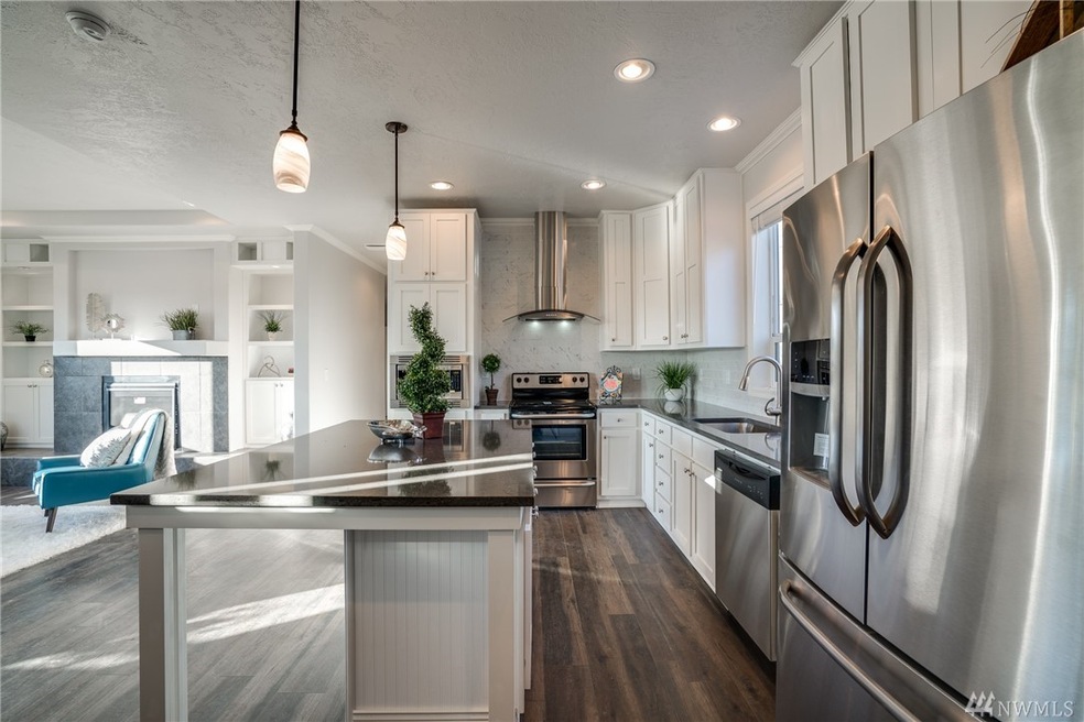 2451 10th St NE, East Wenatchee, WA 98802 - photo 1