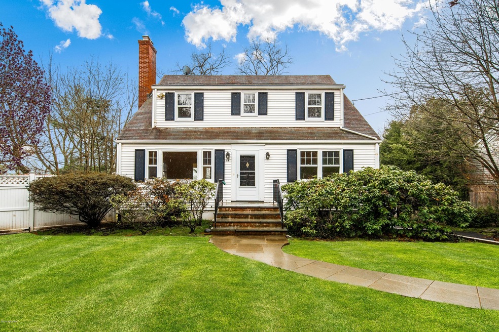 64 Wesskum Wood Rd, Riverside, CT 06878 - photo 1