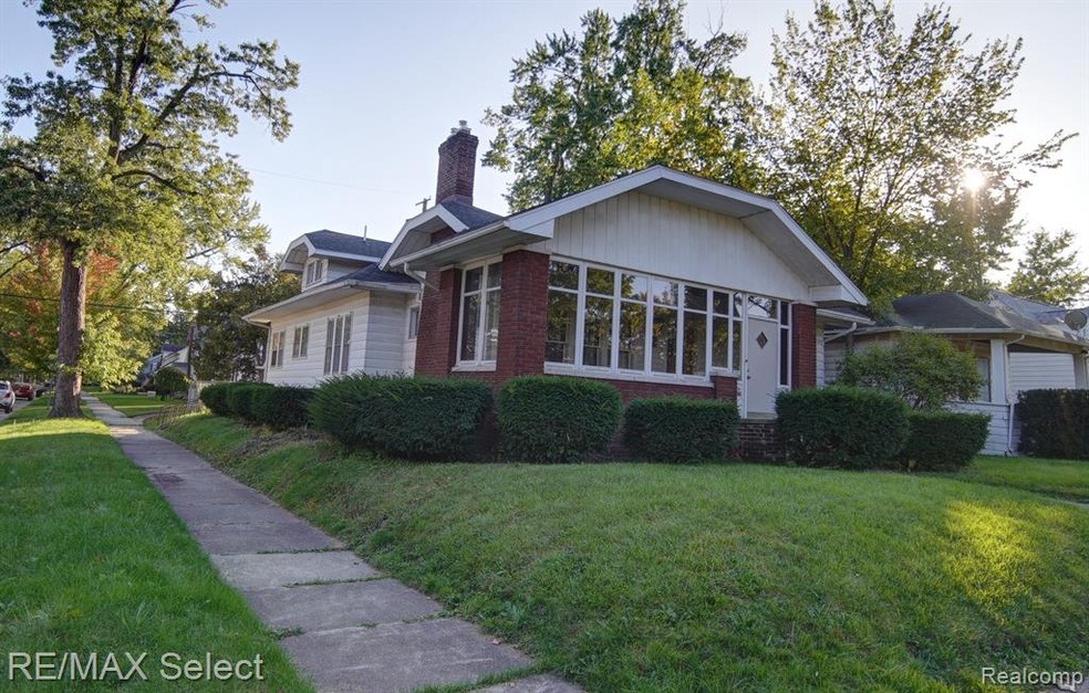 1622 E Court St, Flint, MI 48503 - photo 1