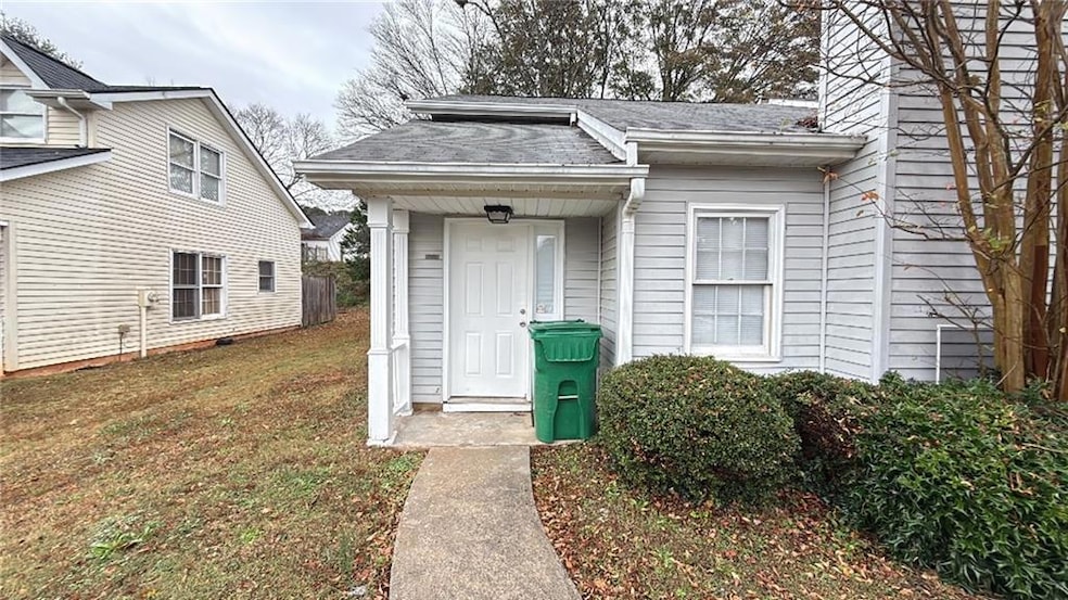 2161 Wellington Cir unit 2161, Lithonia, GA 30058 - photo 1