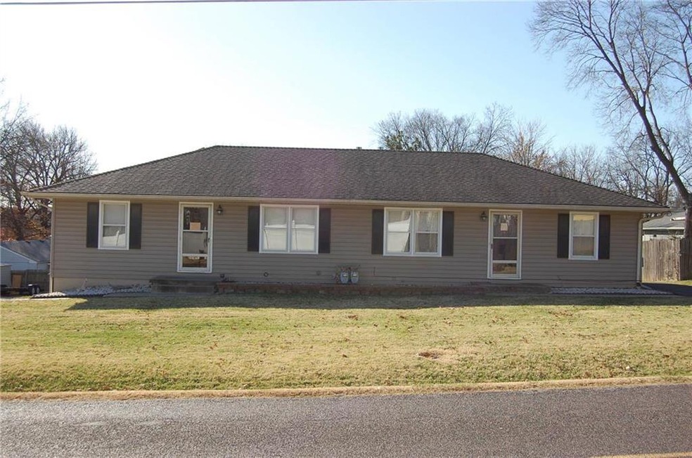 8511 - 8513 W  47th Street