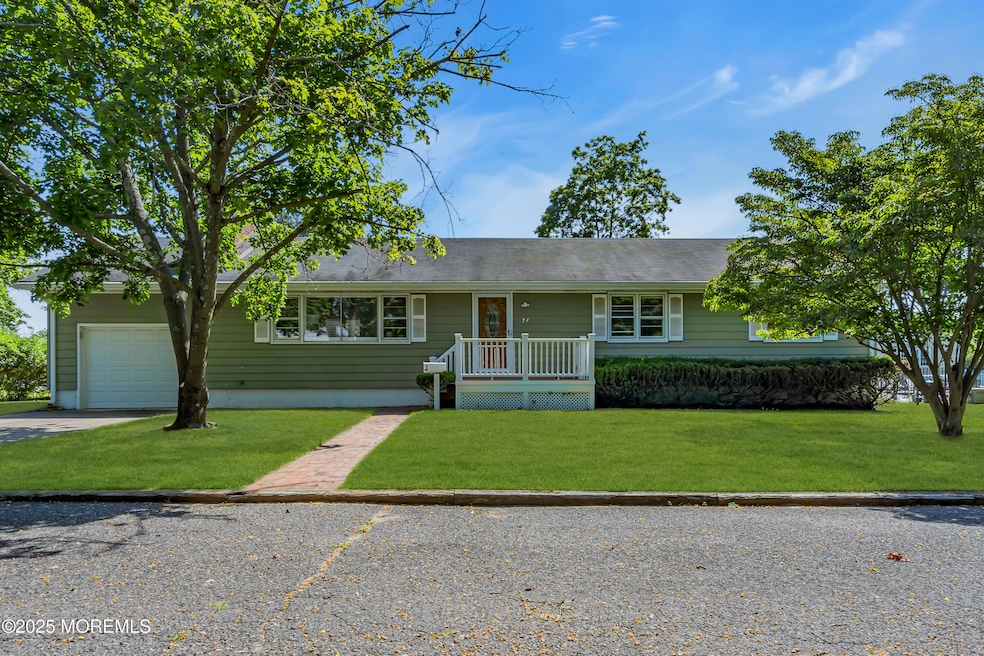 Sold $825,000 • Co-Listing Agent