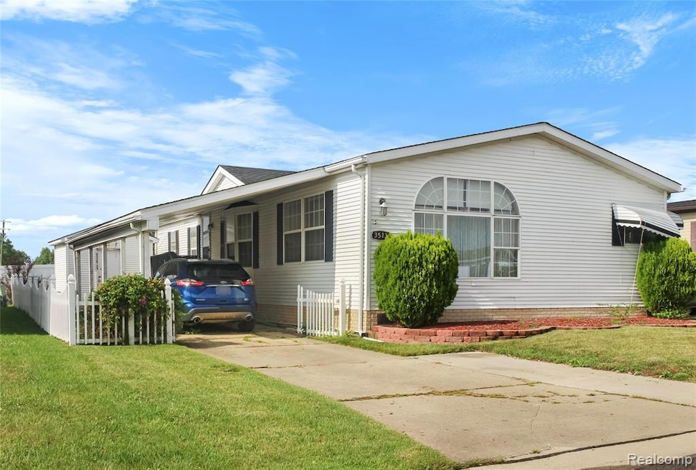 3513 Spring St, Carleton, MI 48117 - photo 1