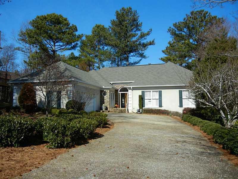 2106 Glenridge Ct, Marietta, GA 30062 - photo 1