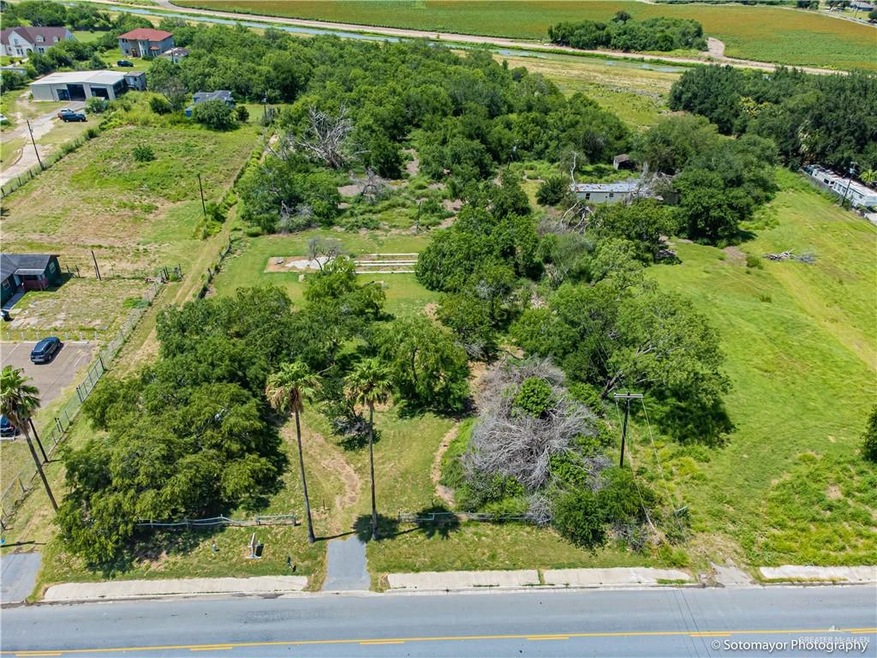 1116 W Sugar Cane Dr, Weslaco, TX 78599 - photo 1