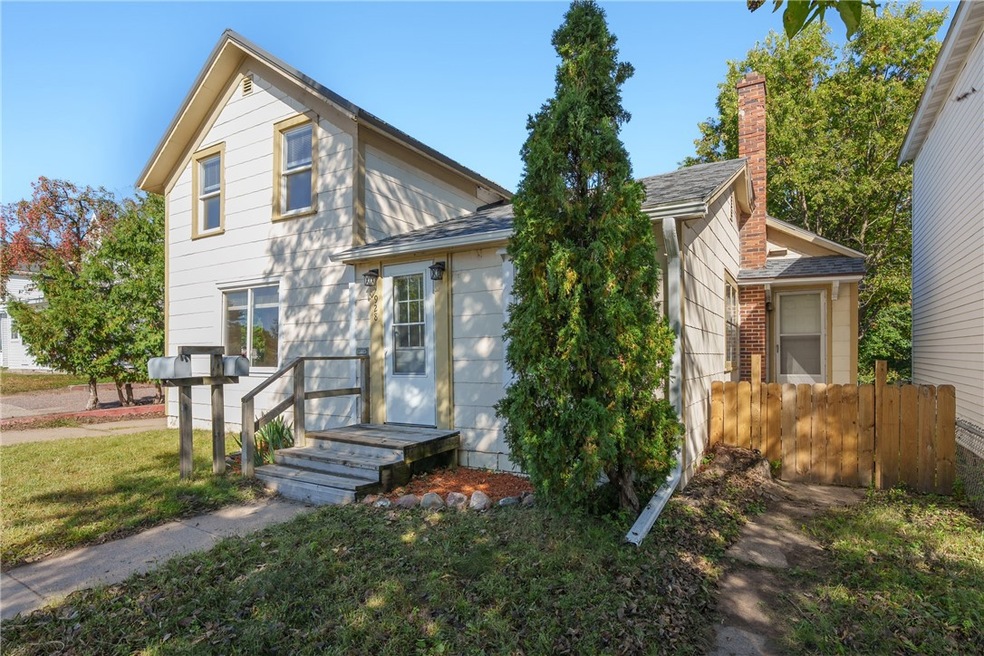 928 Water St unit 1-2, Eau Claire, WI 54703 - photo 1