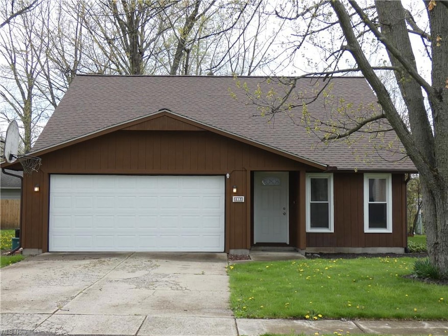 812 Sunset Ave, Sheffield Lake, OH 44054 - photo 1