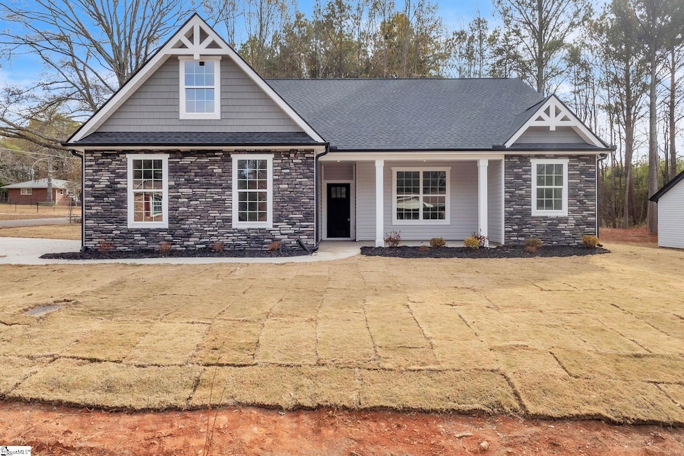 121 Ashley Dr, Pelzer, SC 29669 - photo 1