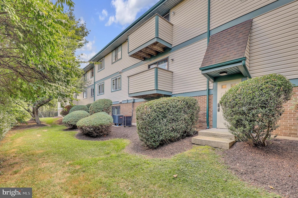 19613 Gunners Branch Rd unit C, Germantown, MD 20876 - photo 1