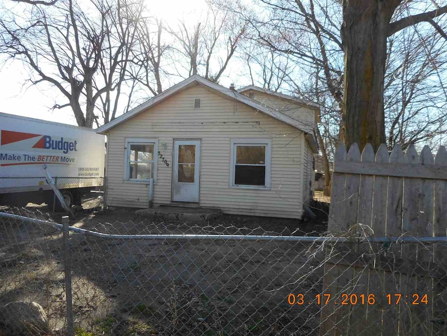 52709 Hollyhock Rd, South Bend, IN 46637 - photo 1