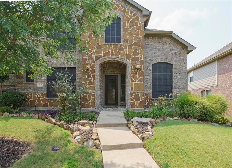 7819 Meadow Glen - Front