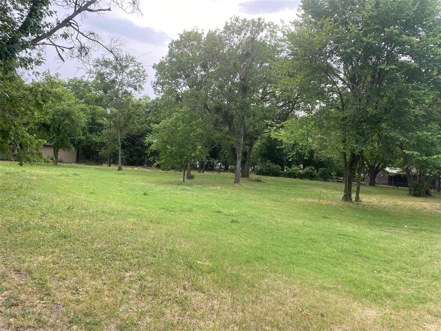 1905 N Breckenridge St, Ennis, TX 75119 - photo 1