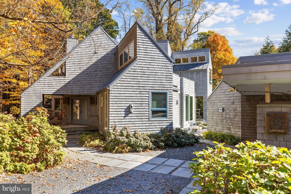 1001 Winding Way, Baltimore, MD 21210 - photo 1