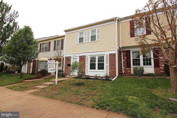 8993 Bonham Cir, Manassas, VA 20110 - photo 1
