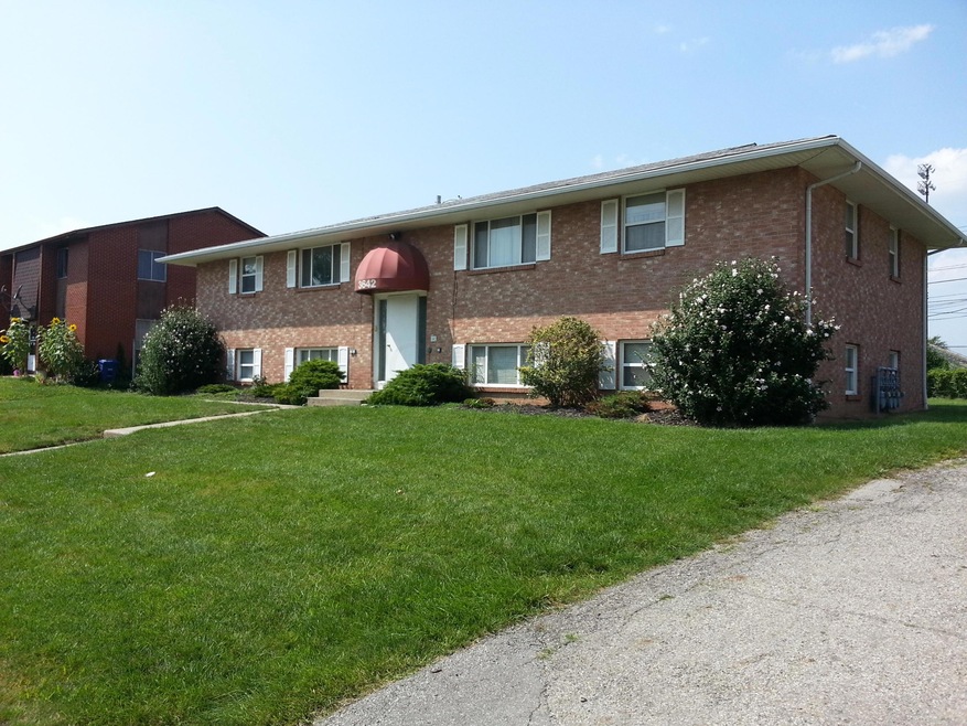 3642 Arnelle Rd, Columbus, OH 43228 - photo 1