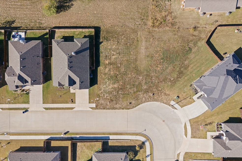 400 Molly Ln, Keene, TX 76059 - photo 1