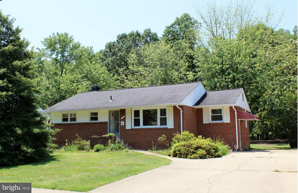 7422 Convair Dr, Alexandria, VA 22306 - photo 1