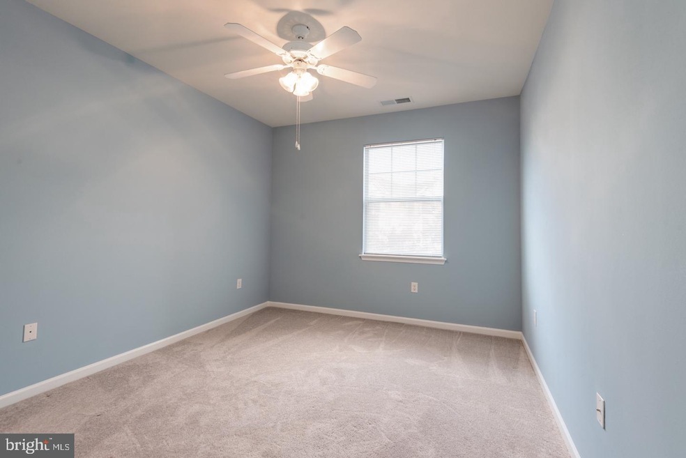 12954 Centre Park Cir unit 305, Herndon, VA 20171 - photo 1
