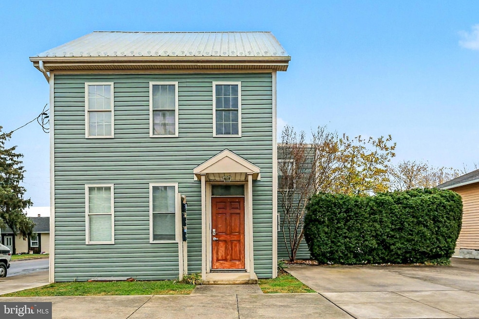 439 Market St unit 1, New Cumberland, PA 17070 - photo 1