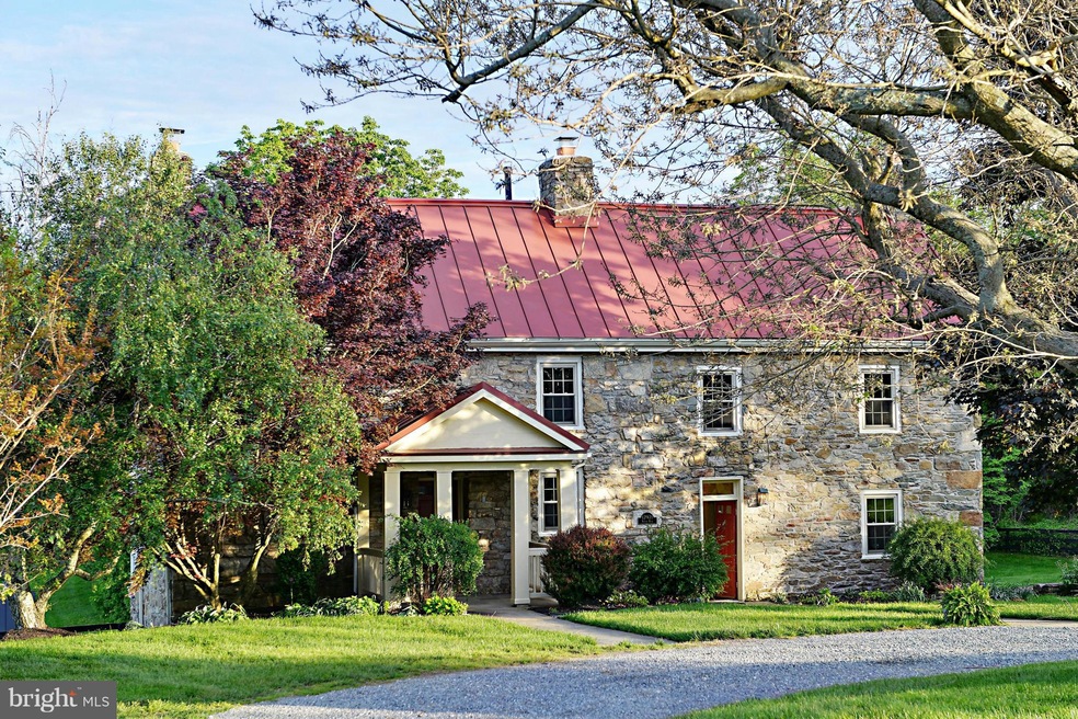 17971 Yatton Rd, Round Hill, VA 20141 - photo 1