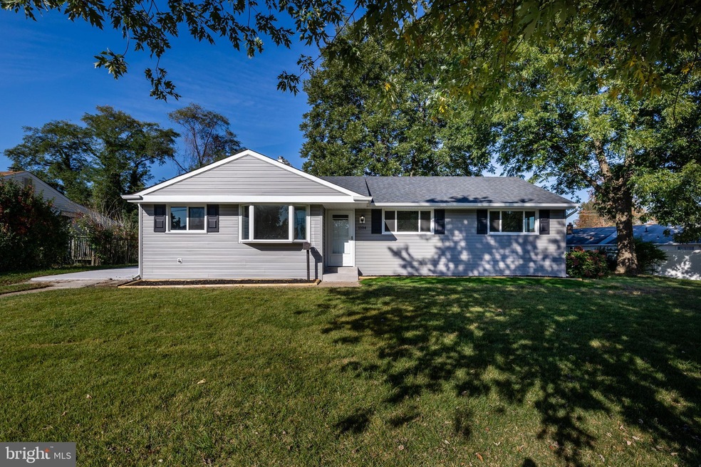 1104 Laurel Rd, Beverly, NJ 08010 - photo 1