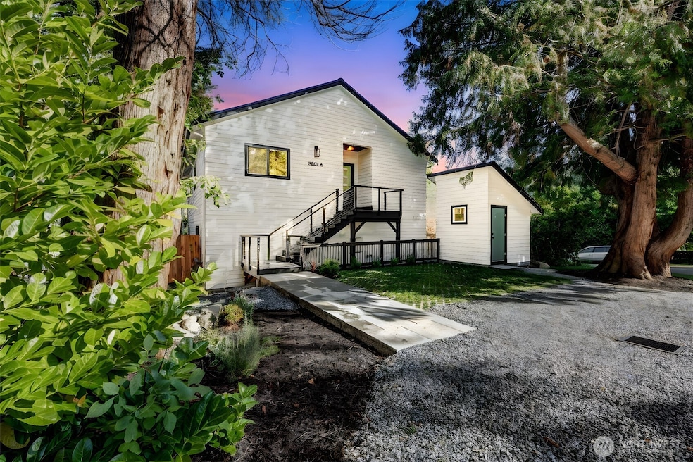 2558A is the upstairs unit of the 2-unit condo